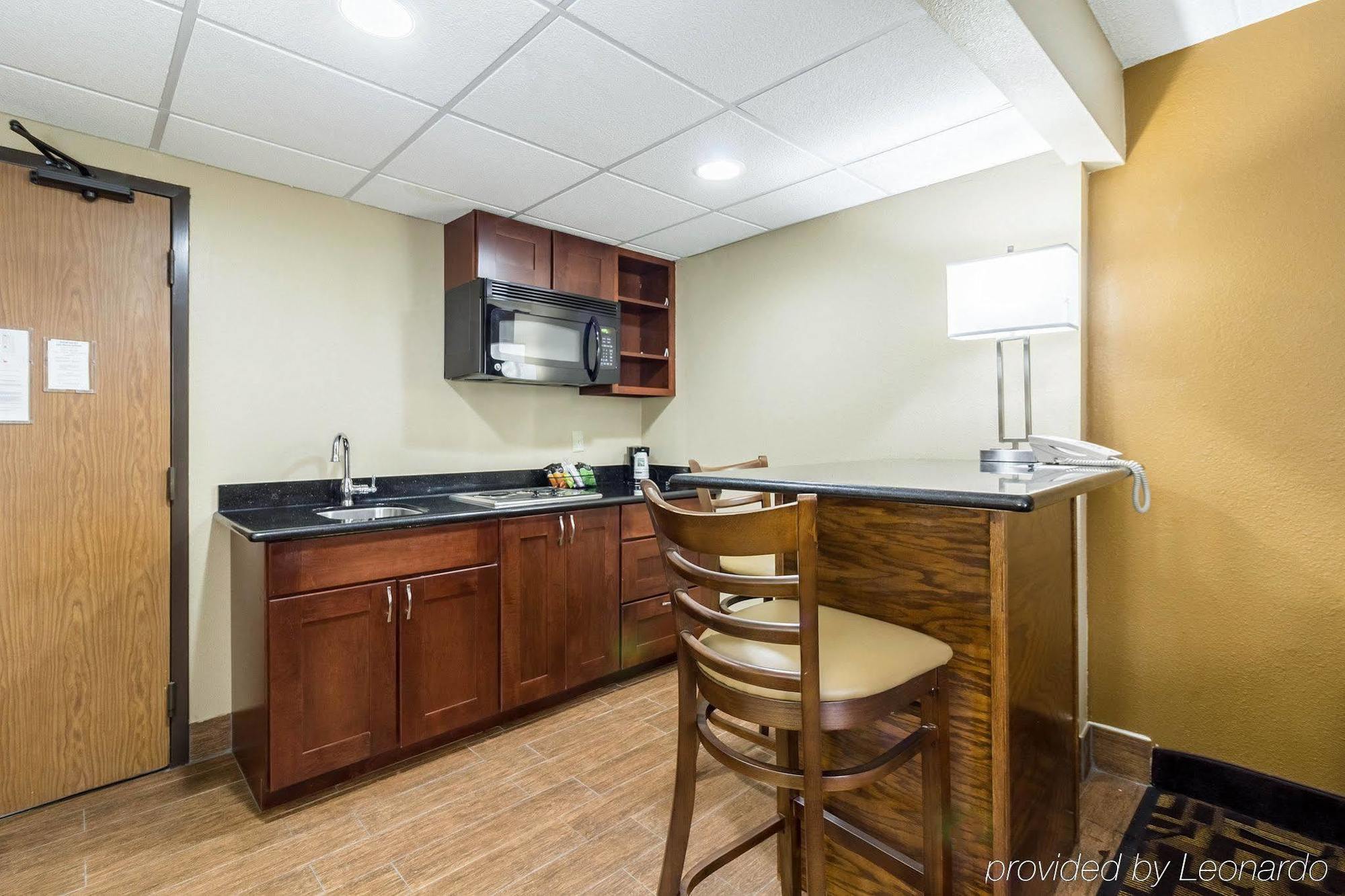 Quality Inn & Suites Arden Hills - Saint Paul North Exterior photo